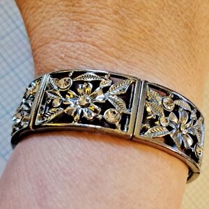Silver Floral Filigree Stretch Bracelet - Women Jewelry